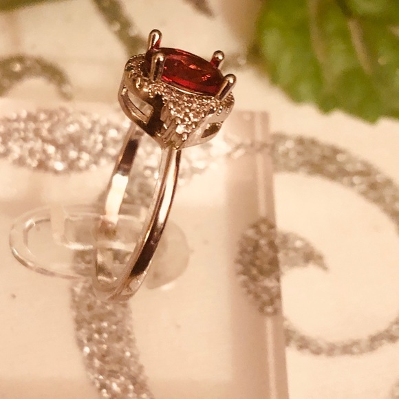 🍃💐Silver Ruby & CZs ring NO 925 stamp💐🍃 - Picture 4 of 8